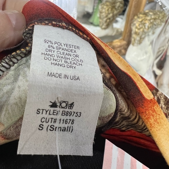 Beautiful new blouse with tags - Picture 5 of 5